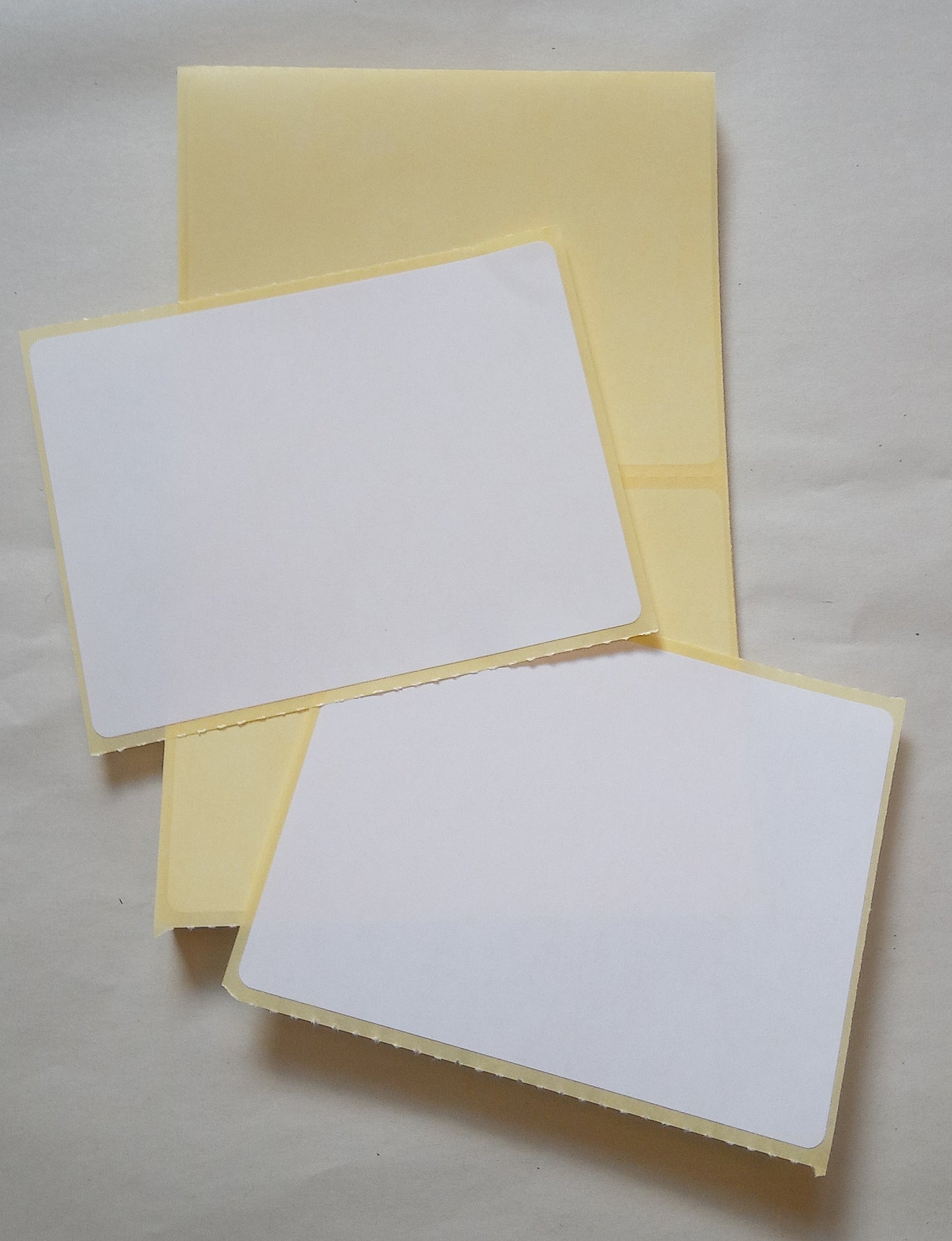 4 x 3" (100 x 75mm) Labels. Plain White Fan Fold